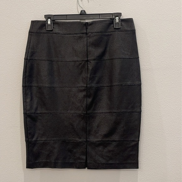 Virtue Black Faux Leather Skirt - Size 8 - Picture 3 of 10